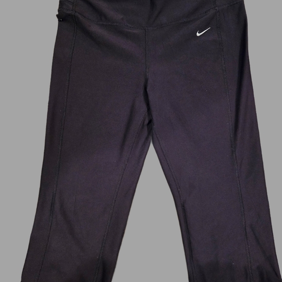 Nike Charcoal Capri Leggings with Stretchy Fabric and Wide Waistband - Picture 1 of 3